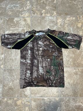Realtree Kids Camo Short Sleeve Shirt with Black & Green Accents